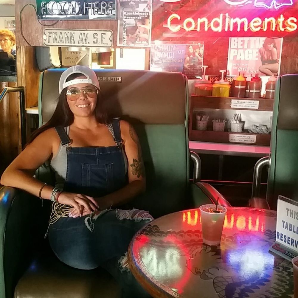 Meet your Posher, Abbi